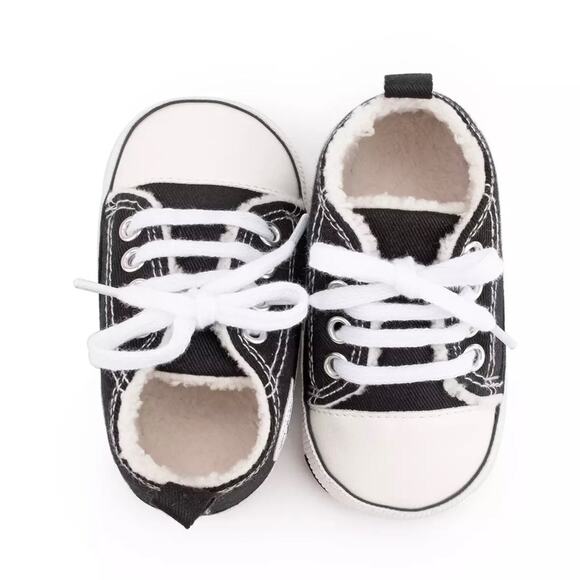 New: toddler canvas shoes sneakers size 1/2 , 0-6 months - Picture 1 of 7